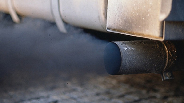 Jak zdiagnozować usterkę na podstawie wyglądu spalin?