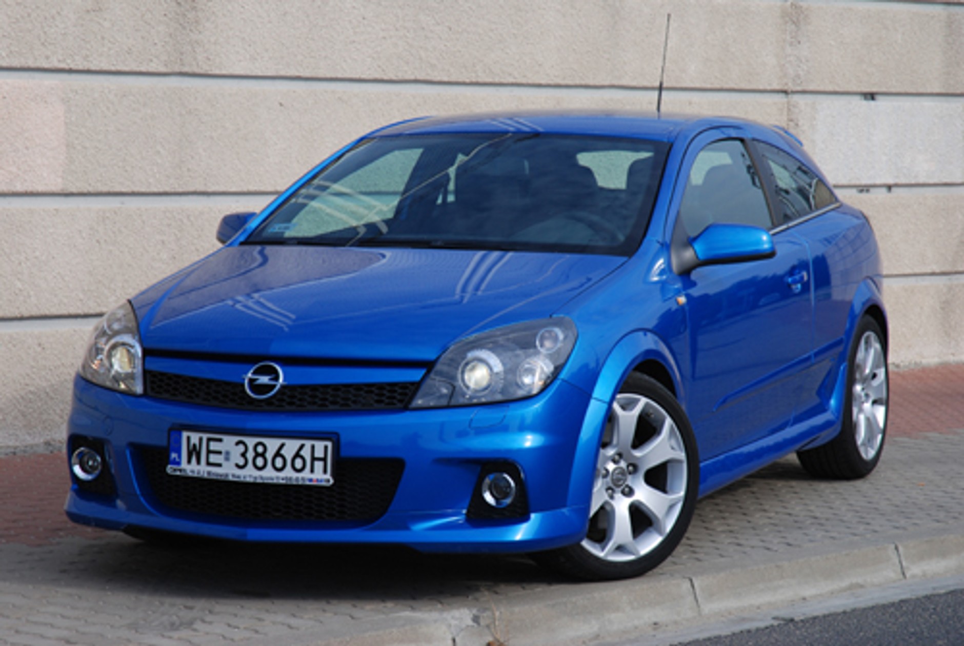 Opel Astra OPC - Wodzi na pokuszenie