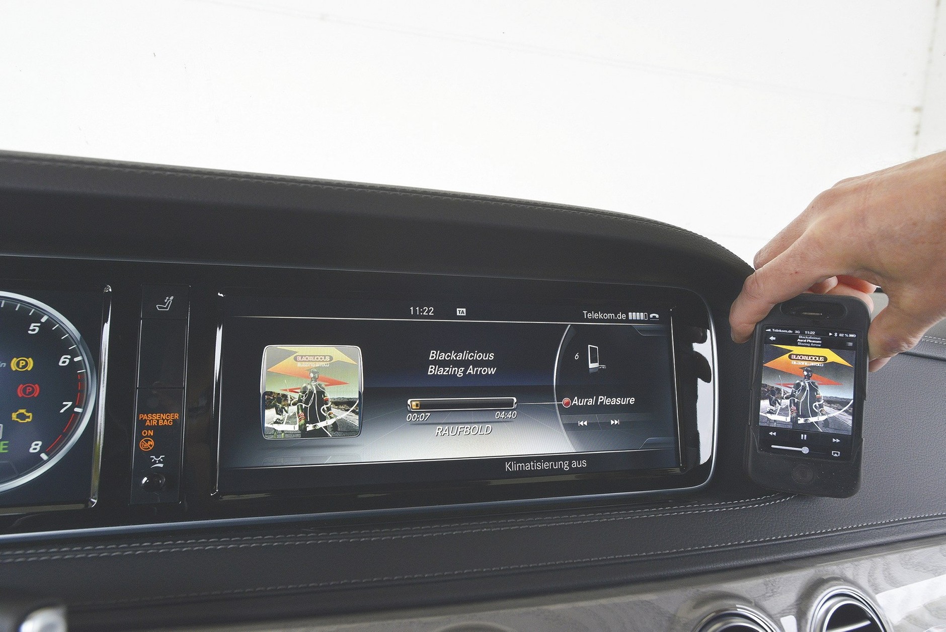 Nowe BMW 750i kontra Audi A8, Mercedes klasy S i Porsche Panamera