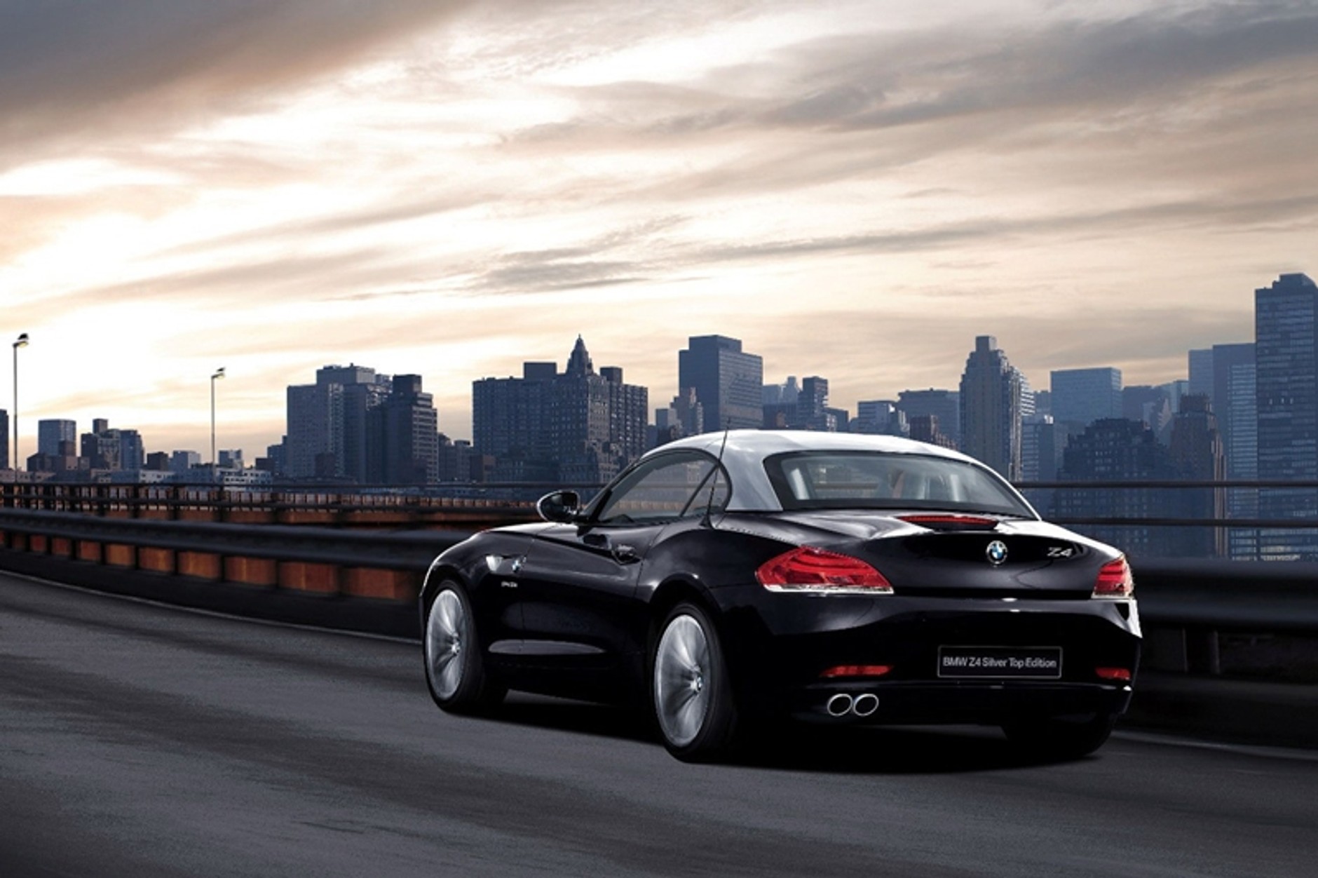 BMW Z4 srebrnodachowa