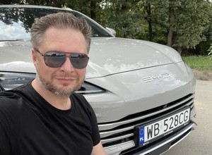 Jeździłem chińską hybrydą BYD Seal U DM-i. Nadal jestem w szoku, ile komfortu można mieć za takie pieniądze