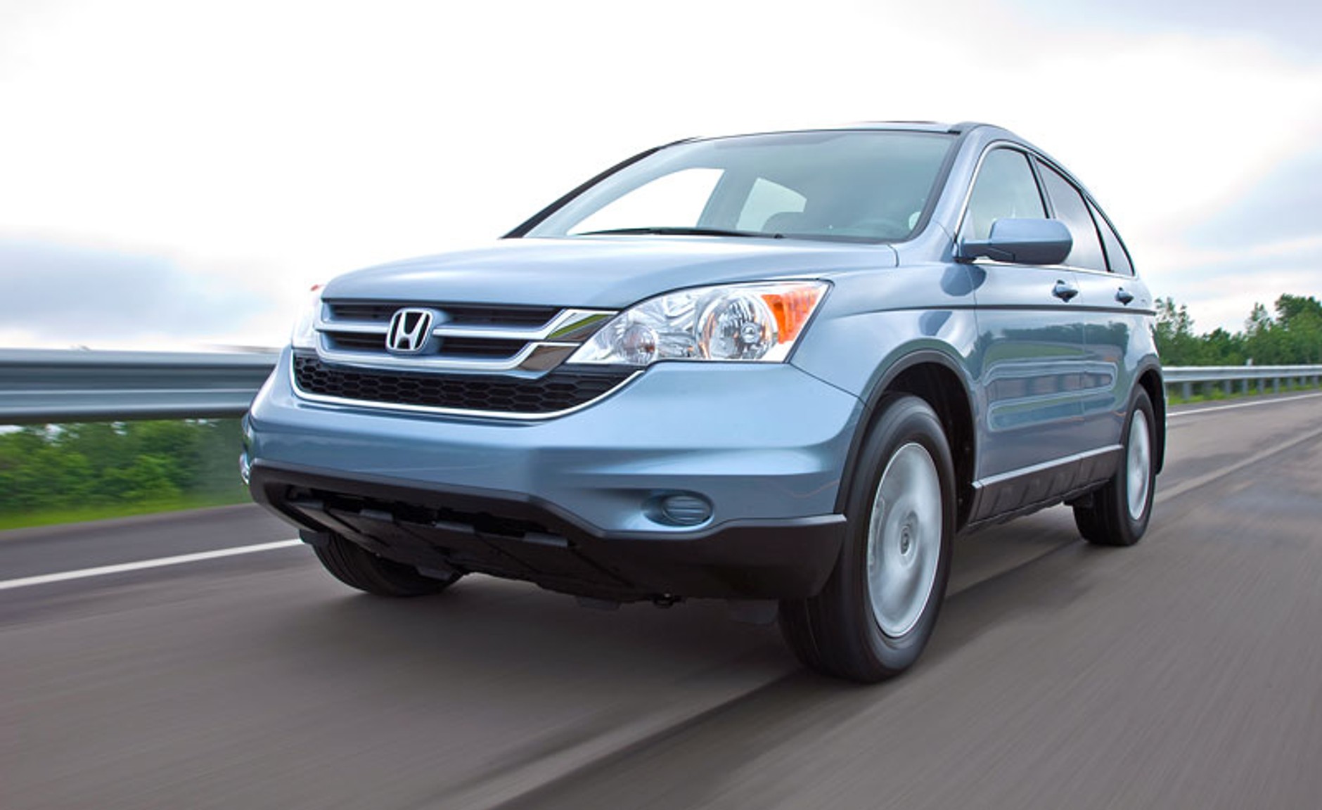 Honda CR-V: Modernizace vzhledu a nový motor 2.2 i-DTEC se samočinnou převodovkou