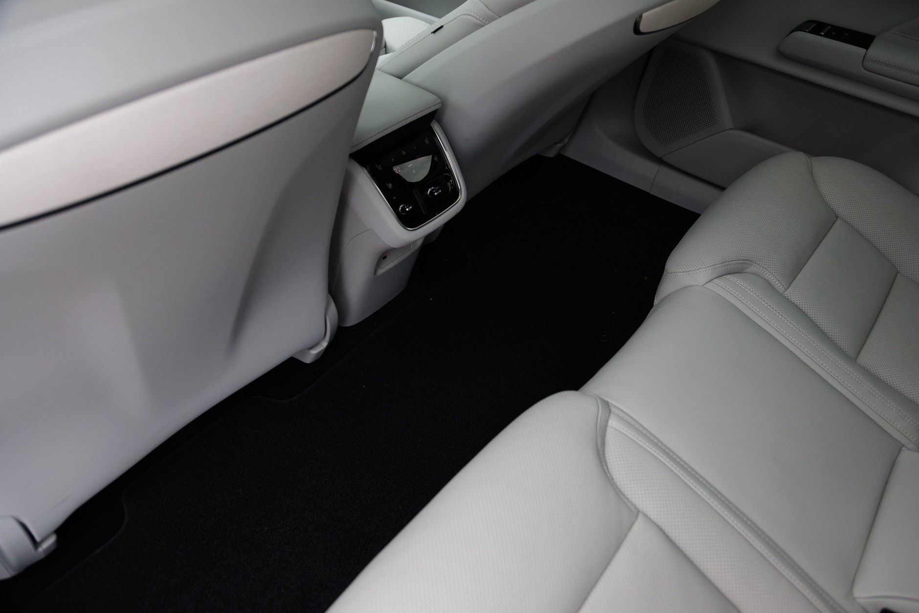 Volvo ES90