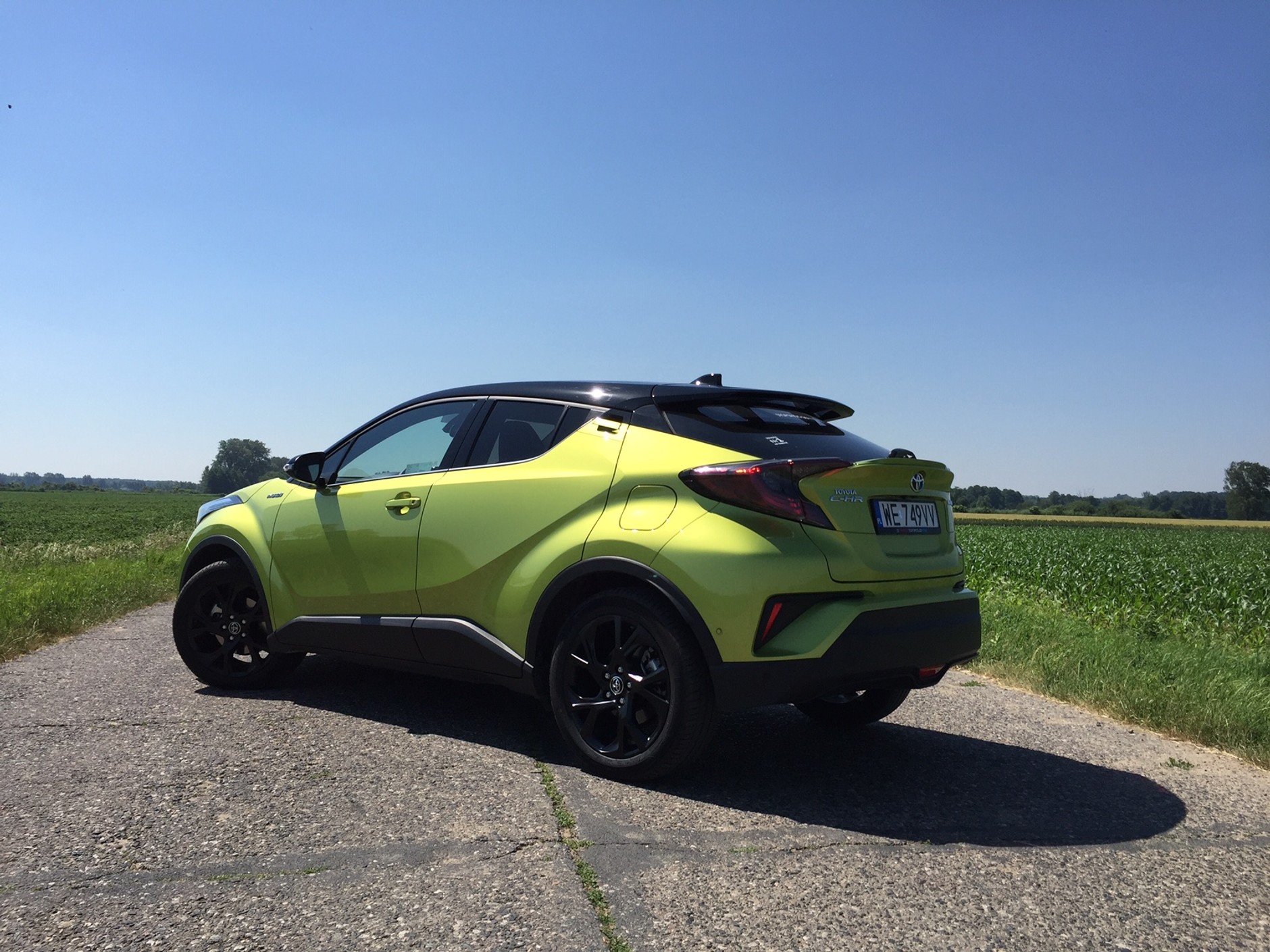 Toyota C-HR Hybrid Neon Lime
