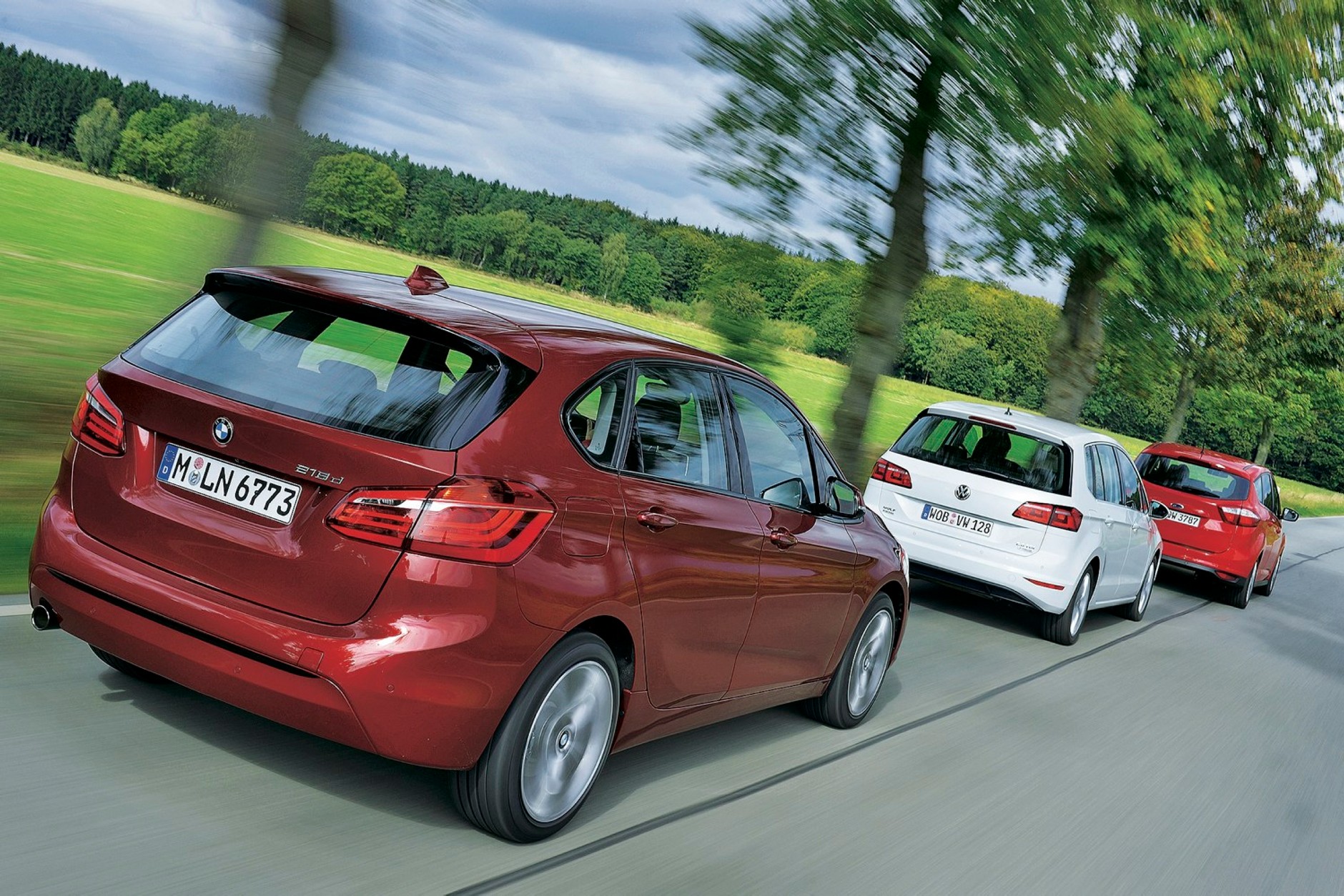 Porównanie: BMW 218d Active Tourer, Ford C-Max 2.0 TDCI, VW Golf Sportsvan 2.0 TDI