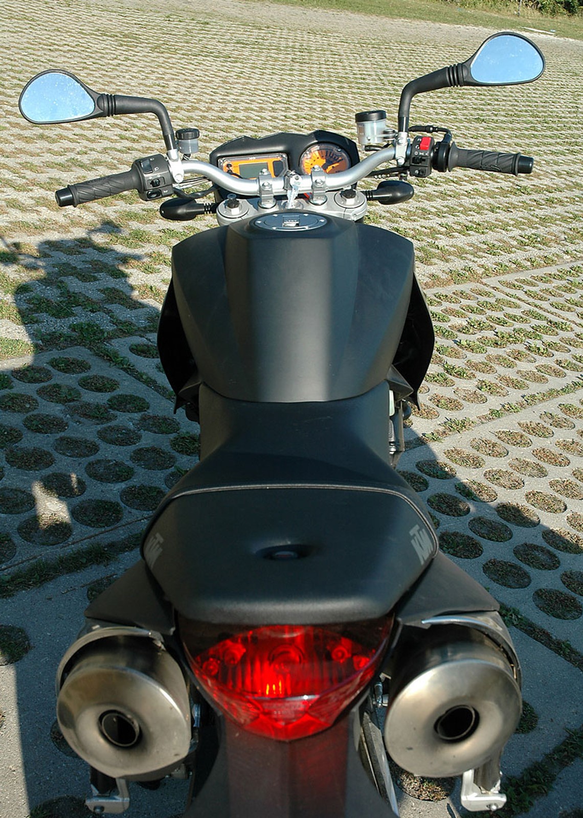 KTM 990 SuperDuke vs. Yamaha FZ1 (test porównawczy)