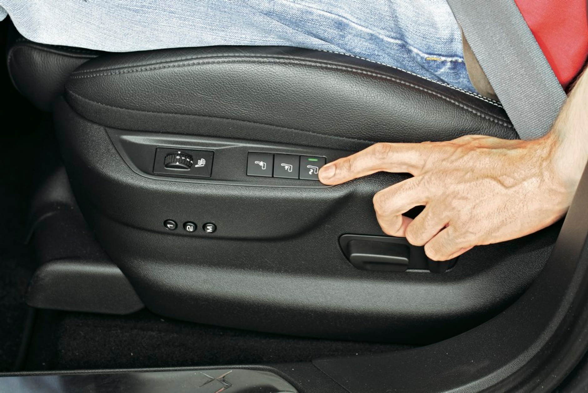 Citroen DS5 przycisk masażu