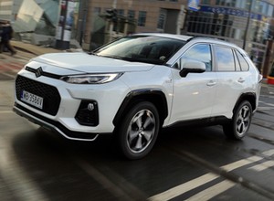 Suzuki Across 2.5 Plug-in Hybrid 4WD – mocne, ale czy sportowe?