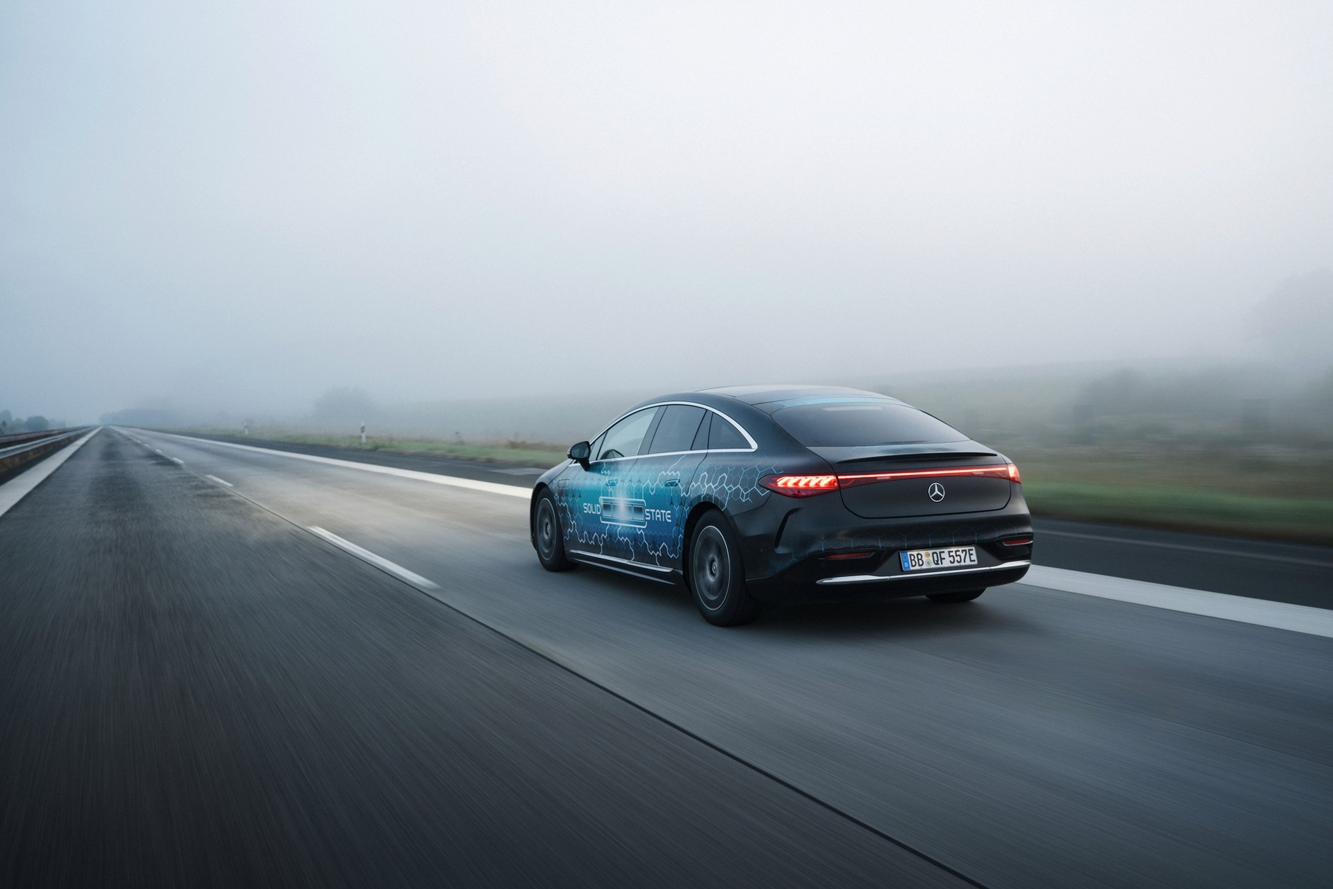 Długodystansowy test Mercedesa EQS z akumulatorem półprzewodnikowym