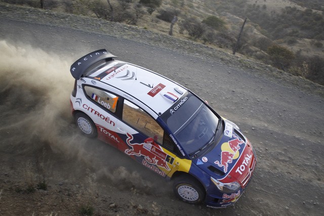 Rajd Meksyku 2010: Sébastien Loeb ucieka, Mikko Hirvonen walczy o awans (relacja z 2. etapu)