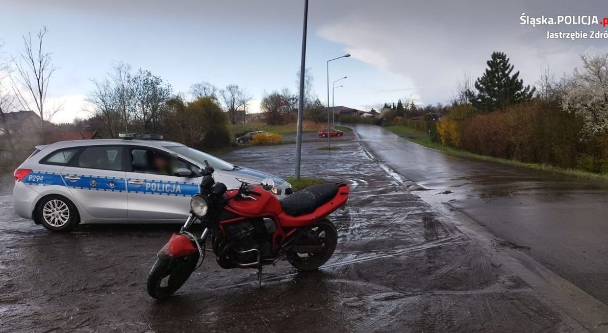 Do motocykla założył tablicę rejestracyjną od traktora. Odpowie za przestępstwo