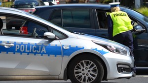 Nie miał prawa jazdy, poprosił o pomoc kolegę. Ten sam stracił uprawnienia