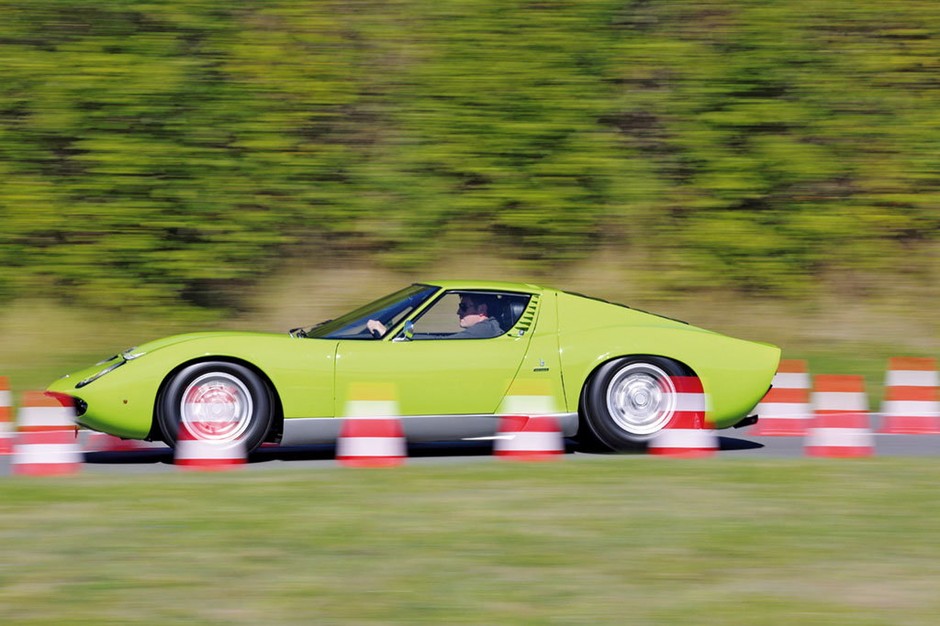 Piękna bestia - Lamborghini Miura P400 S