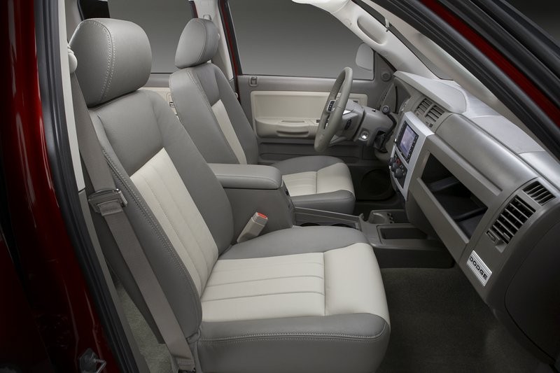 Dodge Dakota 2008: mocniejszy, praktyczniejszy, oszczędniejszy