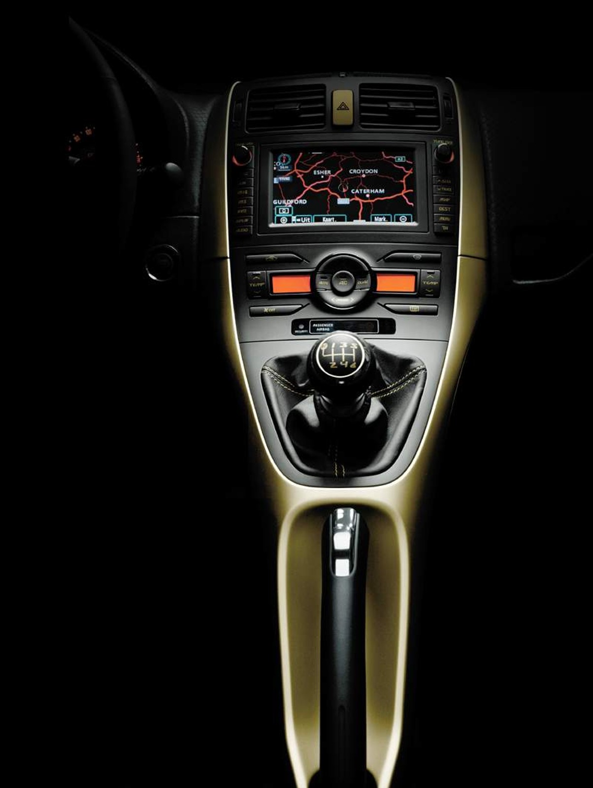 Paryż na żywo: Toyota Auris space