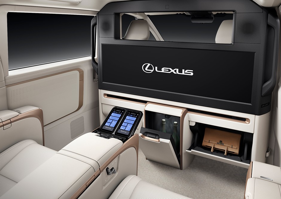 Lexus LM 350h. Ekskluzywny van z Azji debiutuje w Europie