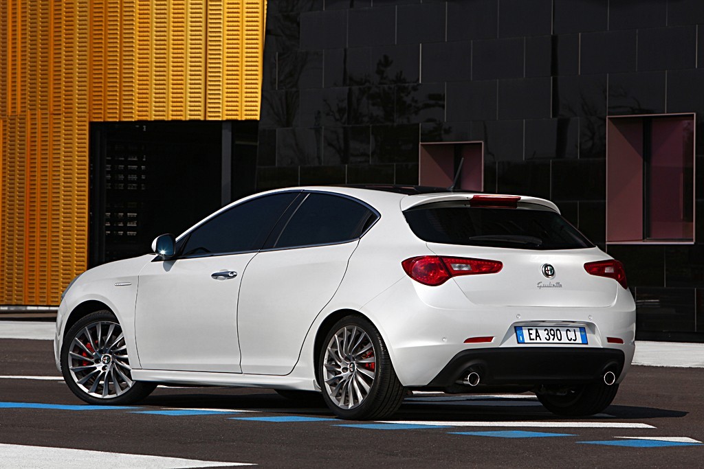 Alfa Romeo Giulietta: wnętrze i nowe zdjęcia