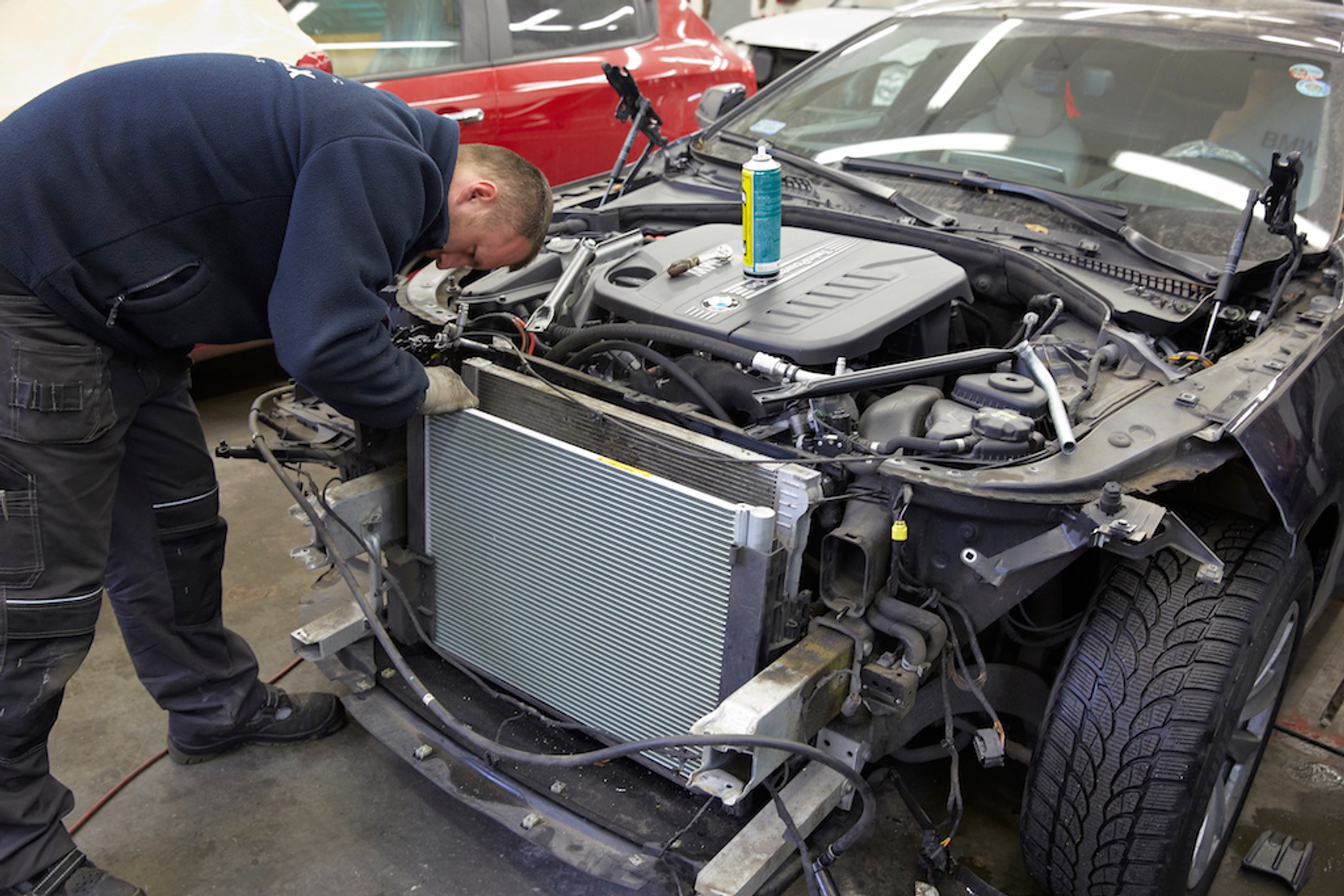 Osprzęt i wyposażenie naprawianego auta