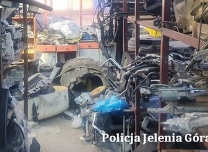 Policja znalazła kryjówkę paserów. Posiadali kradzione części o gigantycznej wartości