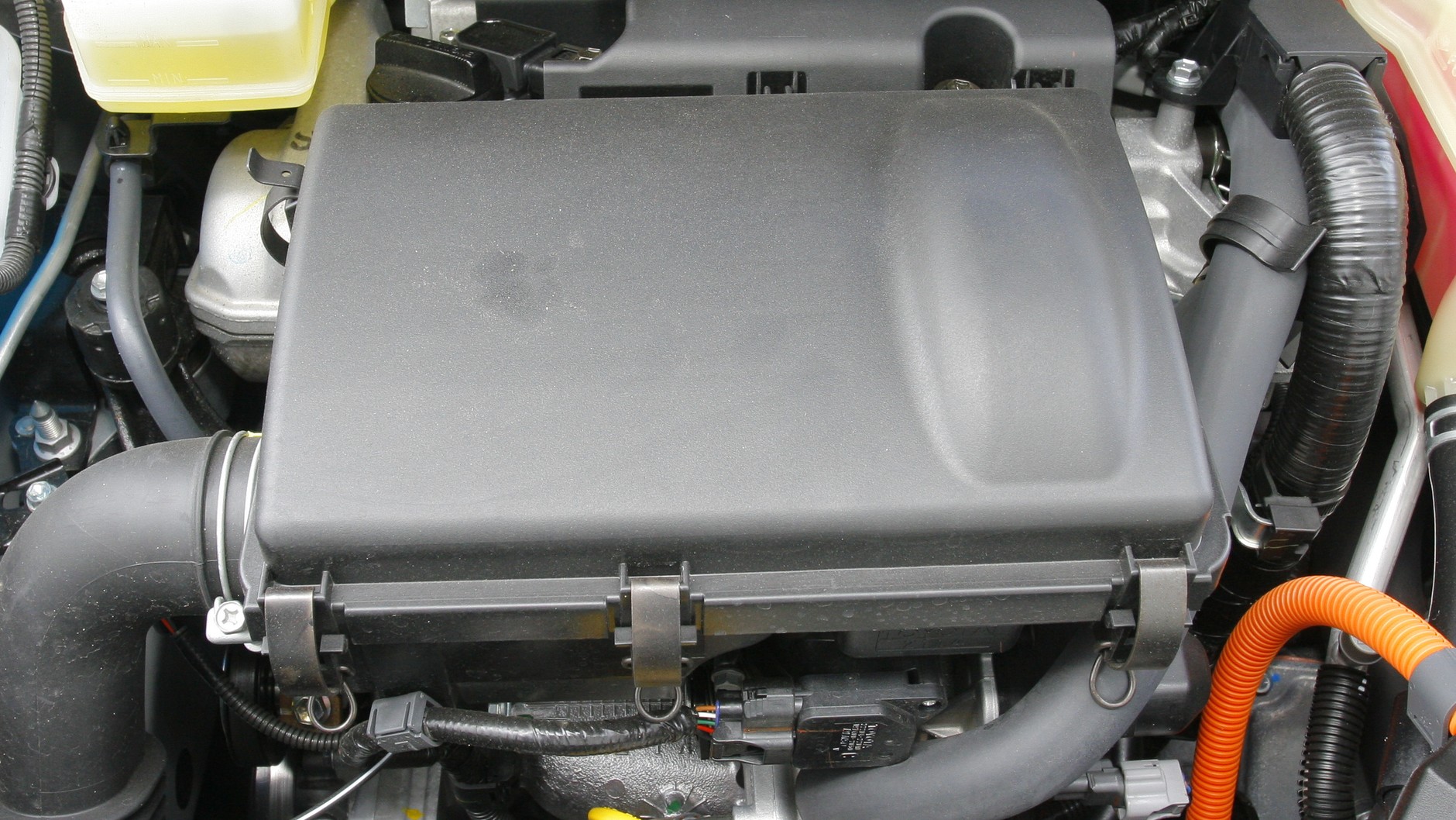 Silnik 1.5 montowany był w Priusach II.