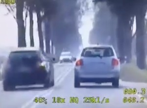 Wyprzedzał nieoznakowany radiowóz. Szybko tego pożałował [WIDEO]