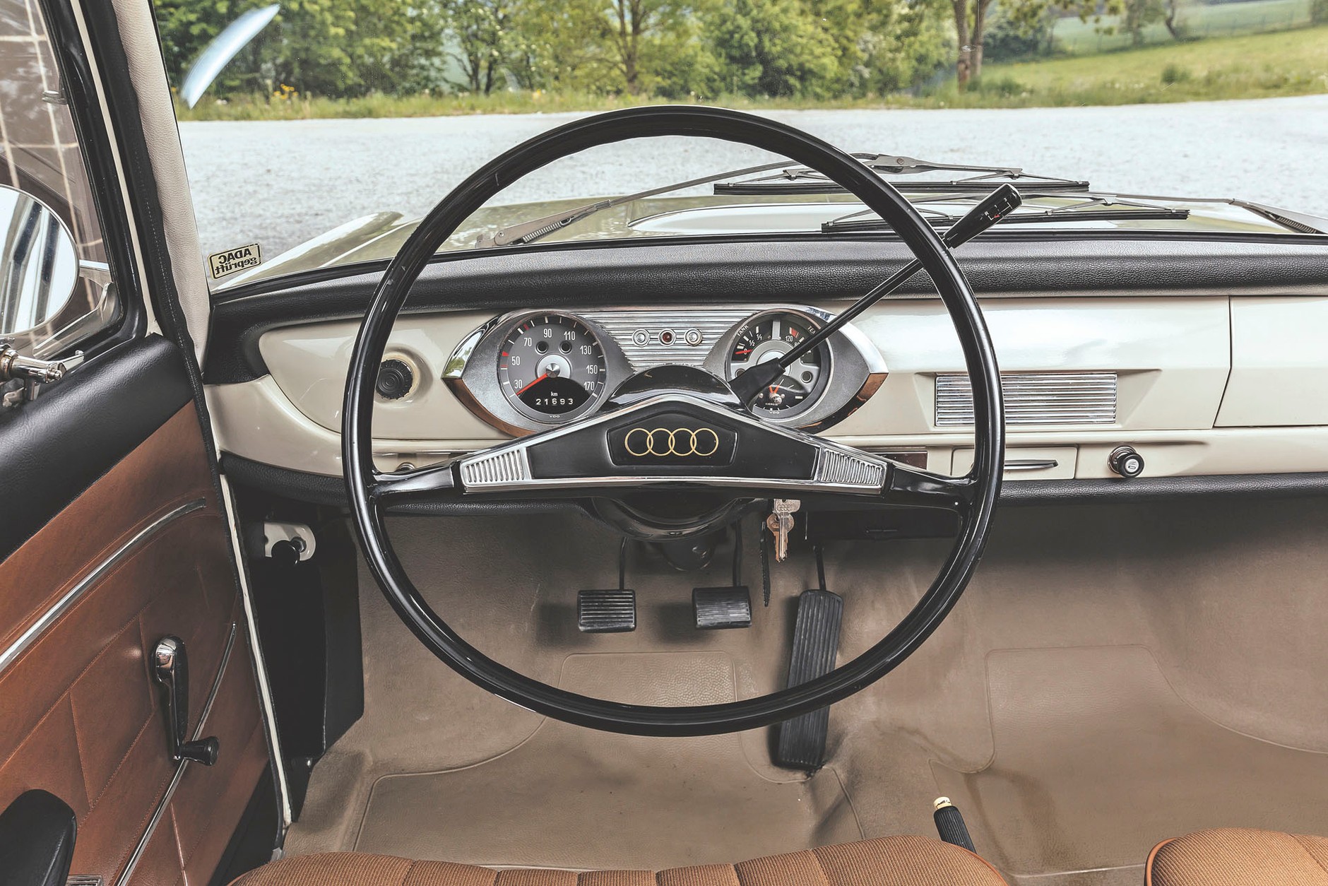 Audi (F103) - nowy początek