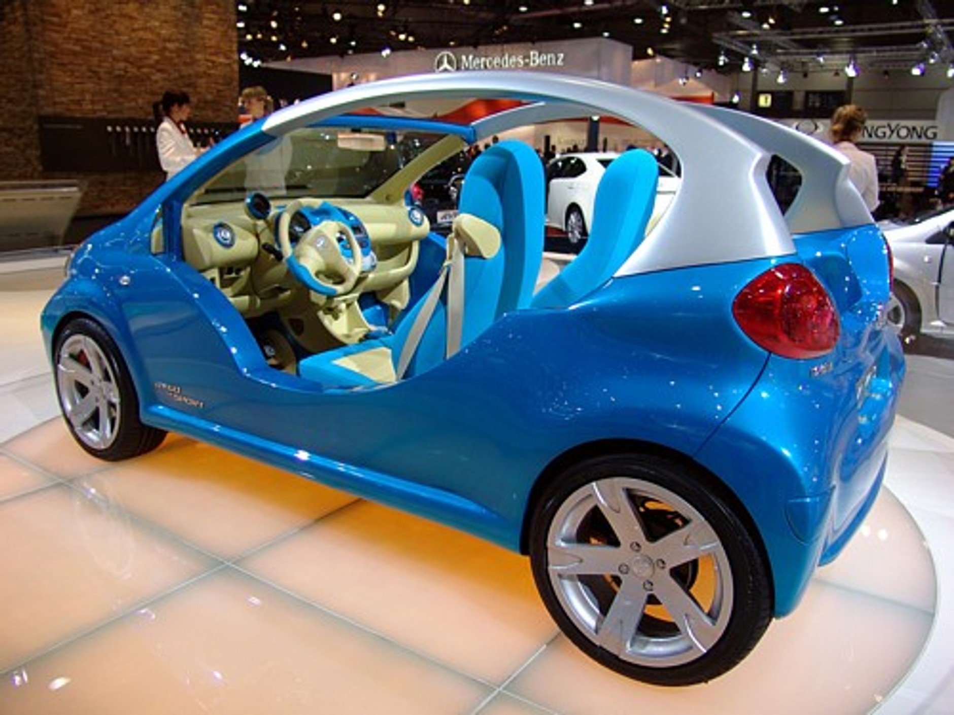 Samochody w cieniu piłki - AMI Lipsk