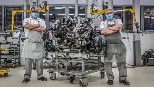 Koniec kultowego V8 Bentleya – silnik 6 i 3/4 litra produkowano ponad 60 lat