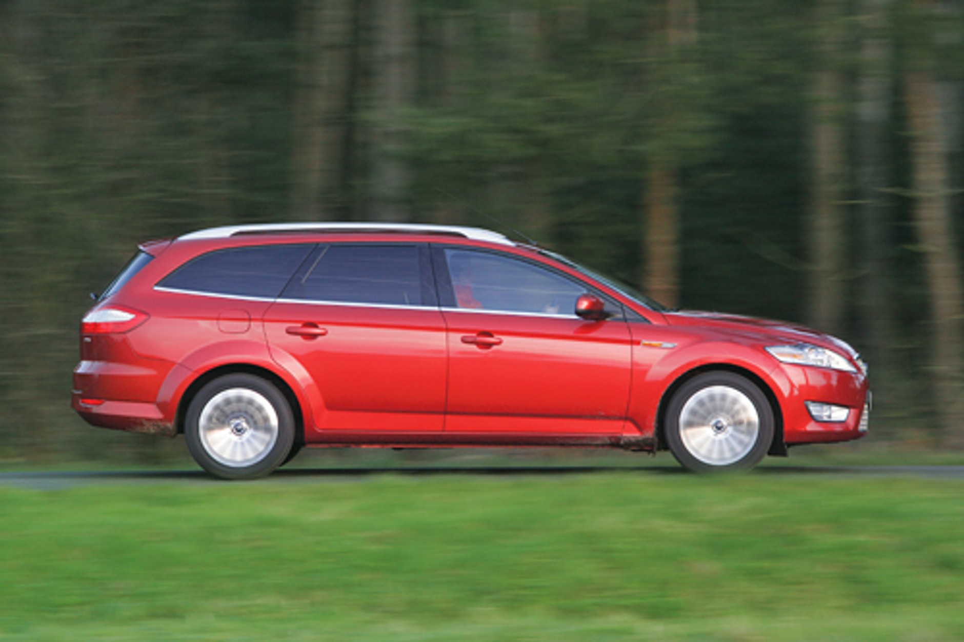 Ford Mondeo, Opel Vectra, Volkswagen Passat, Volvo V70 - Czym do ślubu?