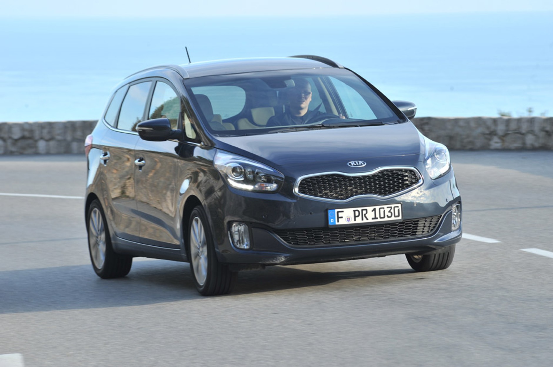 Kia Carens: pierwsze jazdy nowym koreańskim vanem