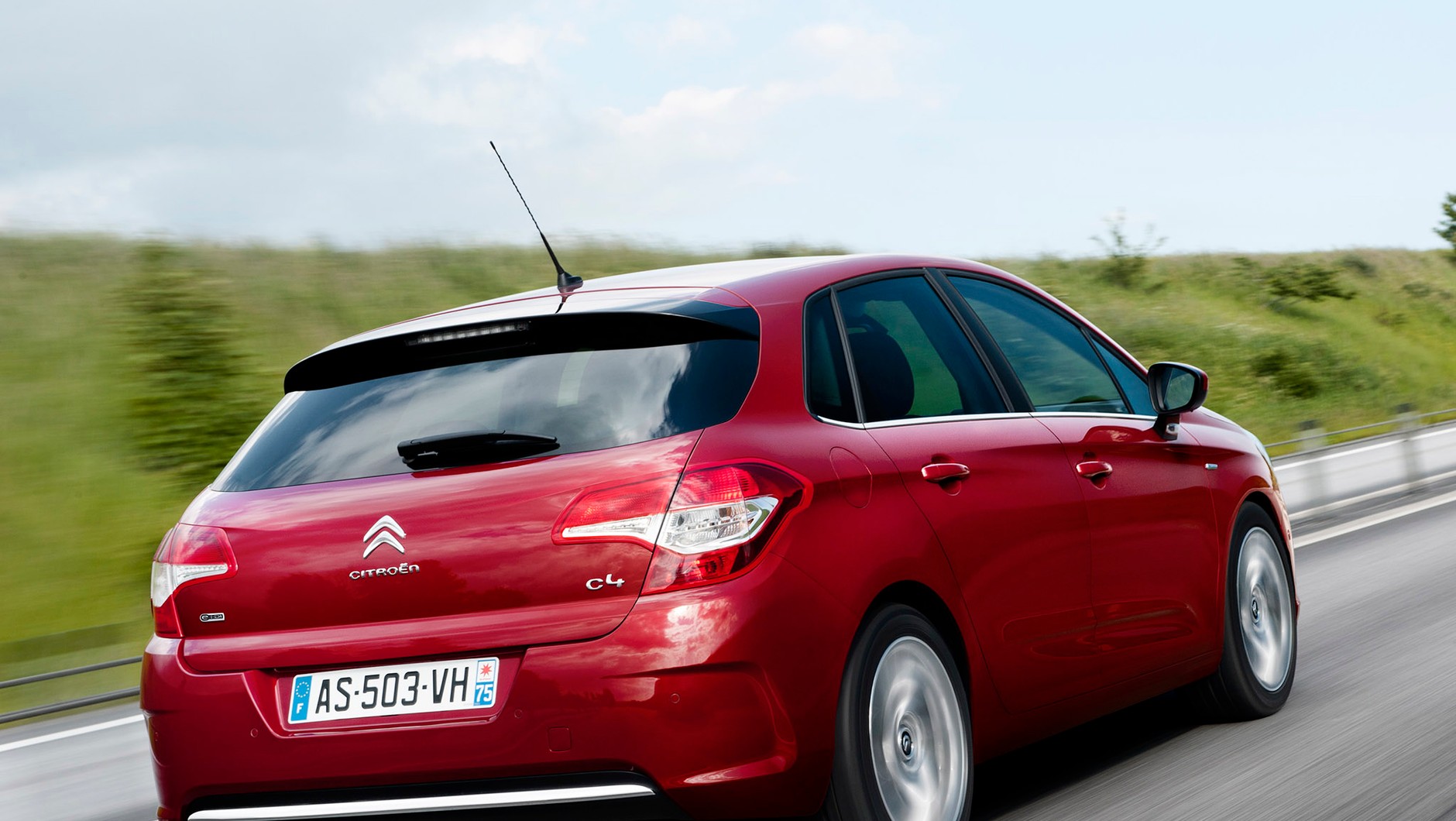 Hatchbackowi nie brakuje stylu, elegancji i smaku. Co więcej, to jeszcze nie koniec zalet