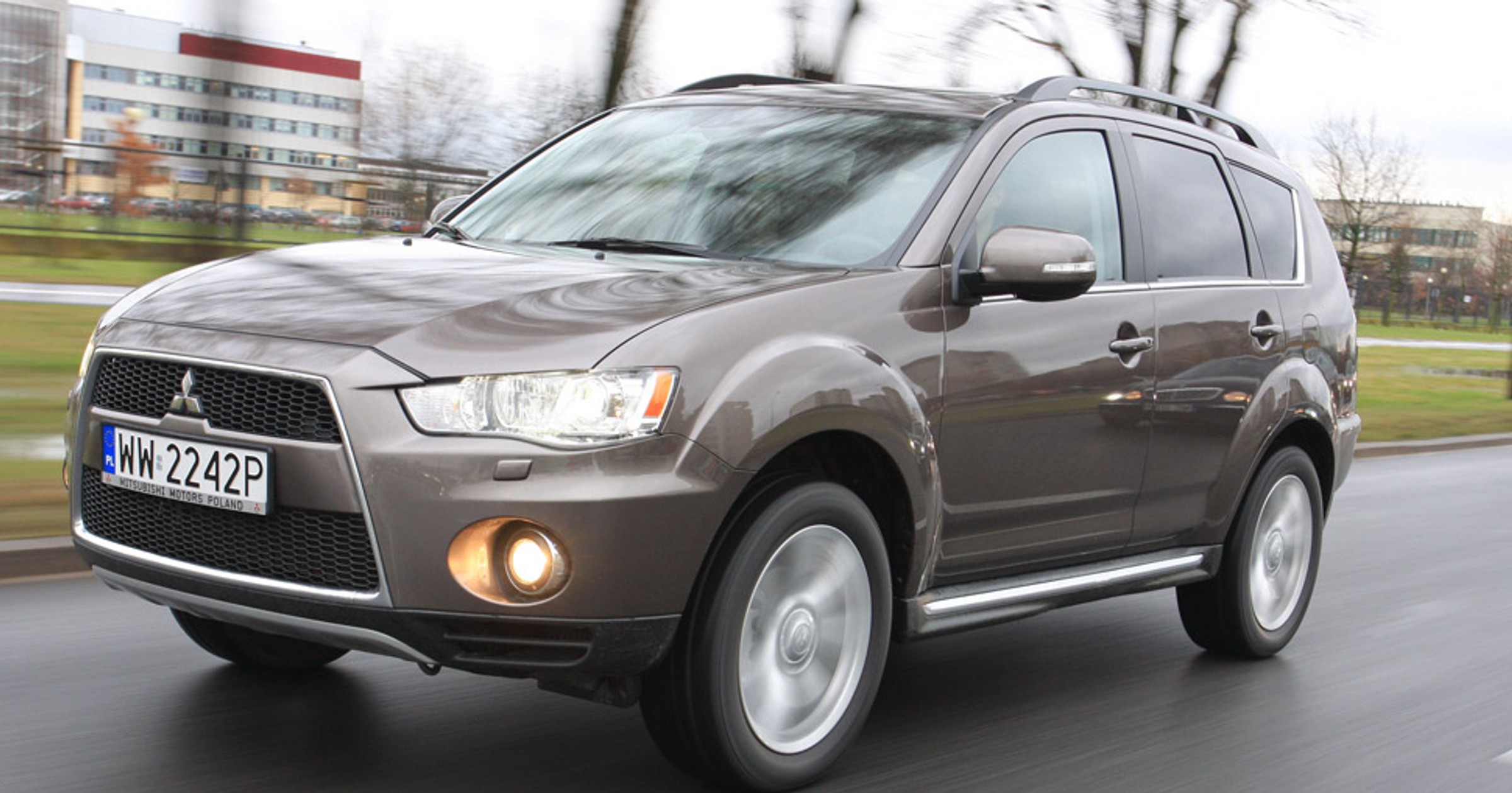 Mitsubishi Outlander CVT: czy to wersja dla mieszczuchów?