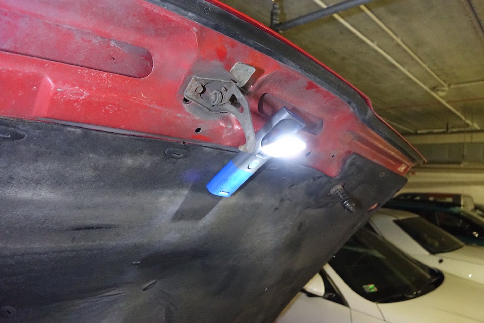 Test lampy warsztatowej Philips RCH21