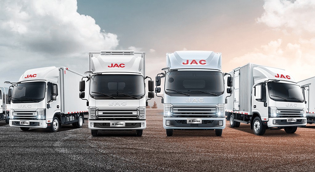 Lekkie ciężarówki chińskiej marki JAC