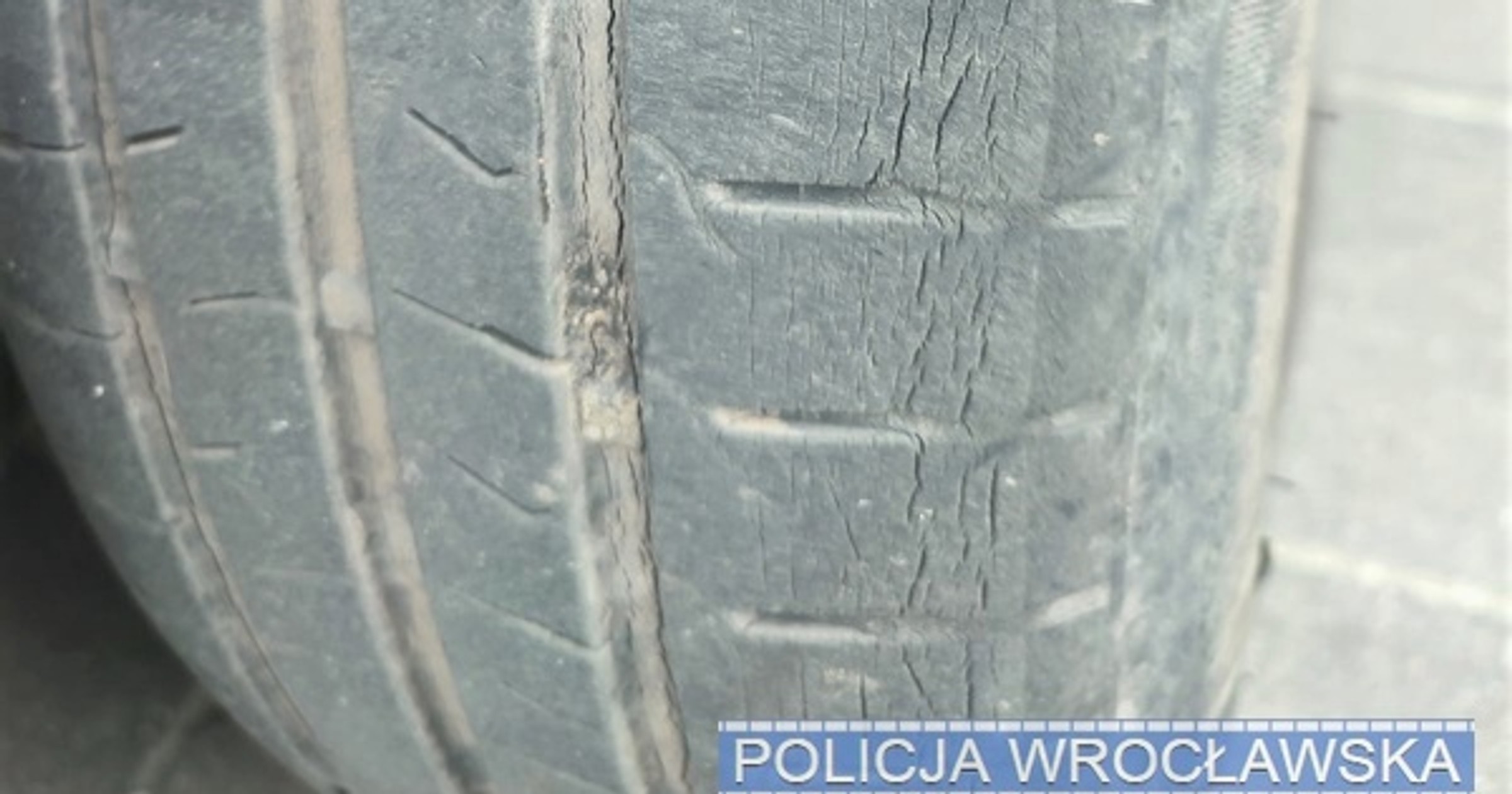 Auto nie miało przeglądu od trzech lat, a kierowca zakaz prowadzenia pojazdów