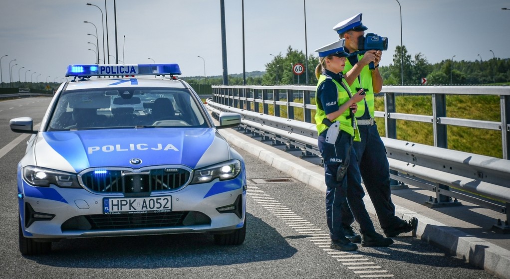 Policyjna kontrola odległości między pojazdami