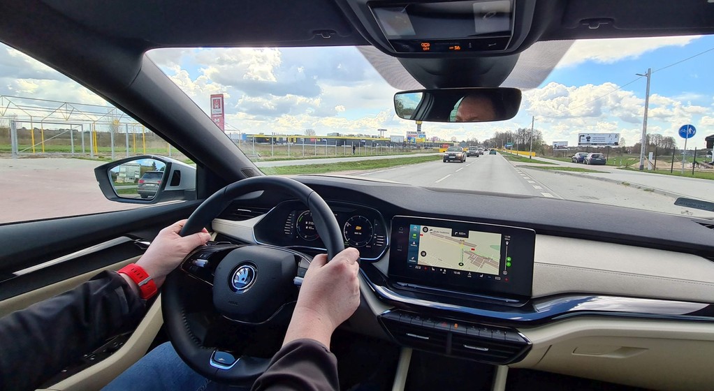 Skoda Octavia - jazda z nawigacją