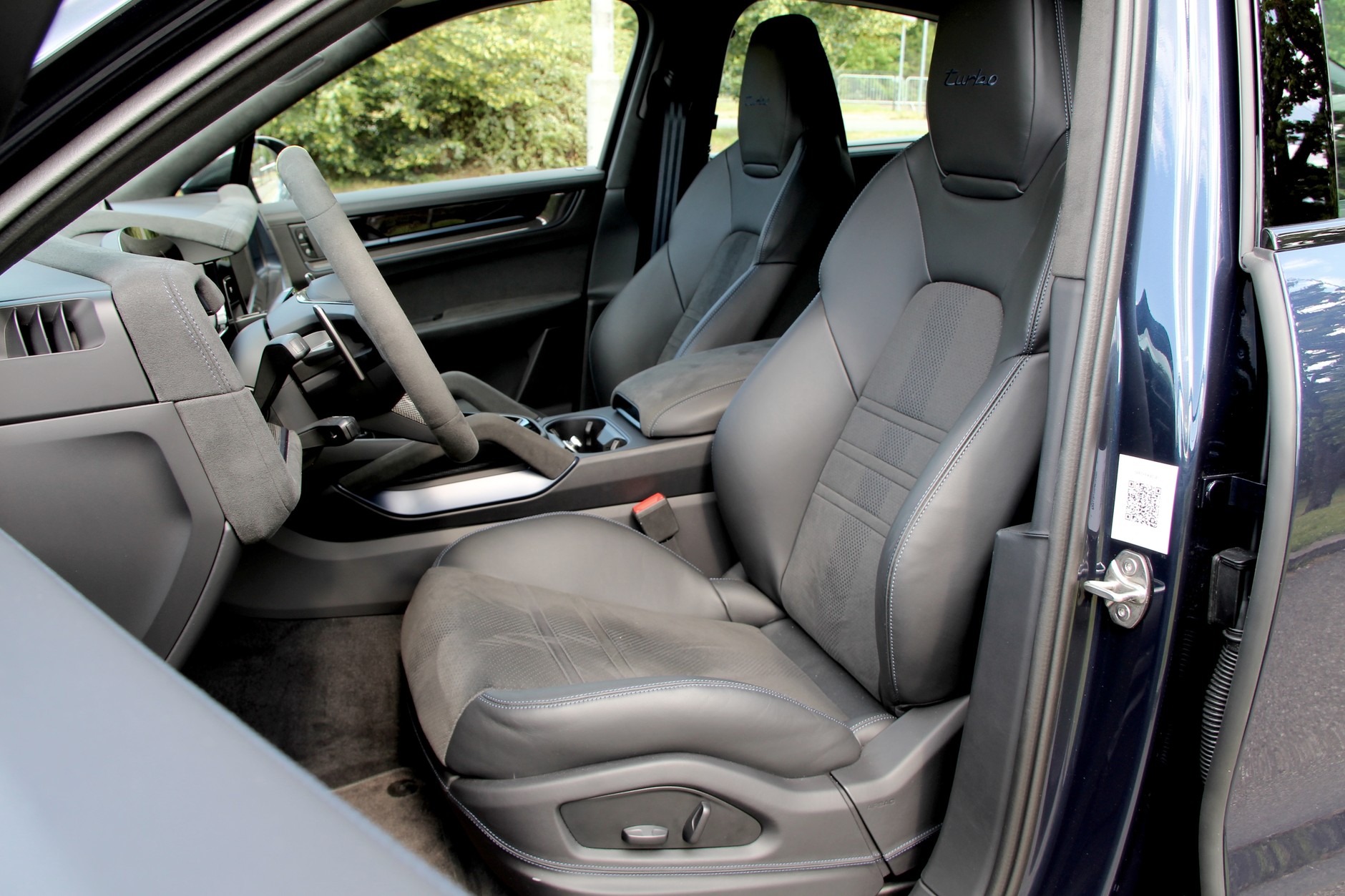 Porsche Cayenne Turbo E-Hybrid Coupe z pakietem GT