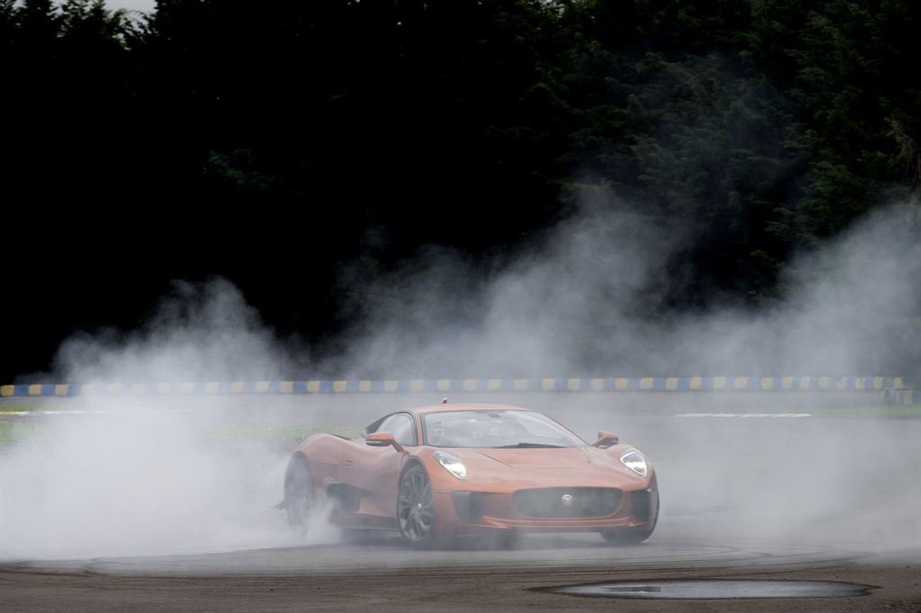 Felipe Massa za kierownicą Jaguara C-X75