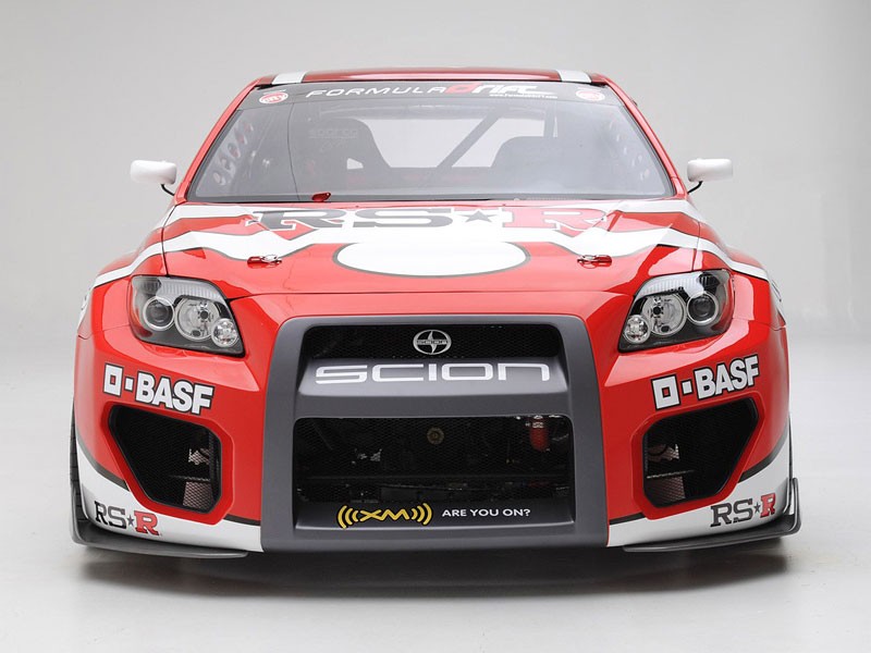 Driftujący Scion tC