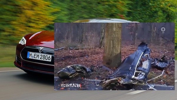 Szczątki tesli po wypadku