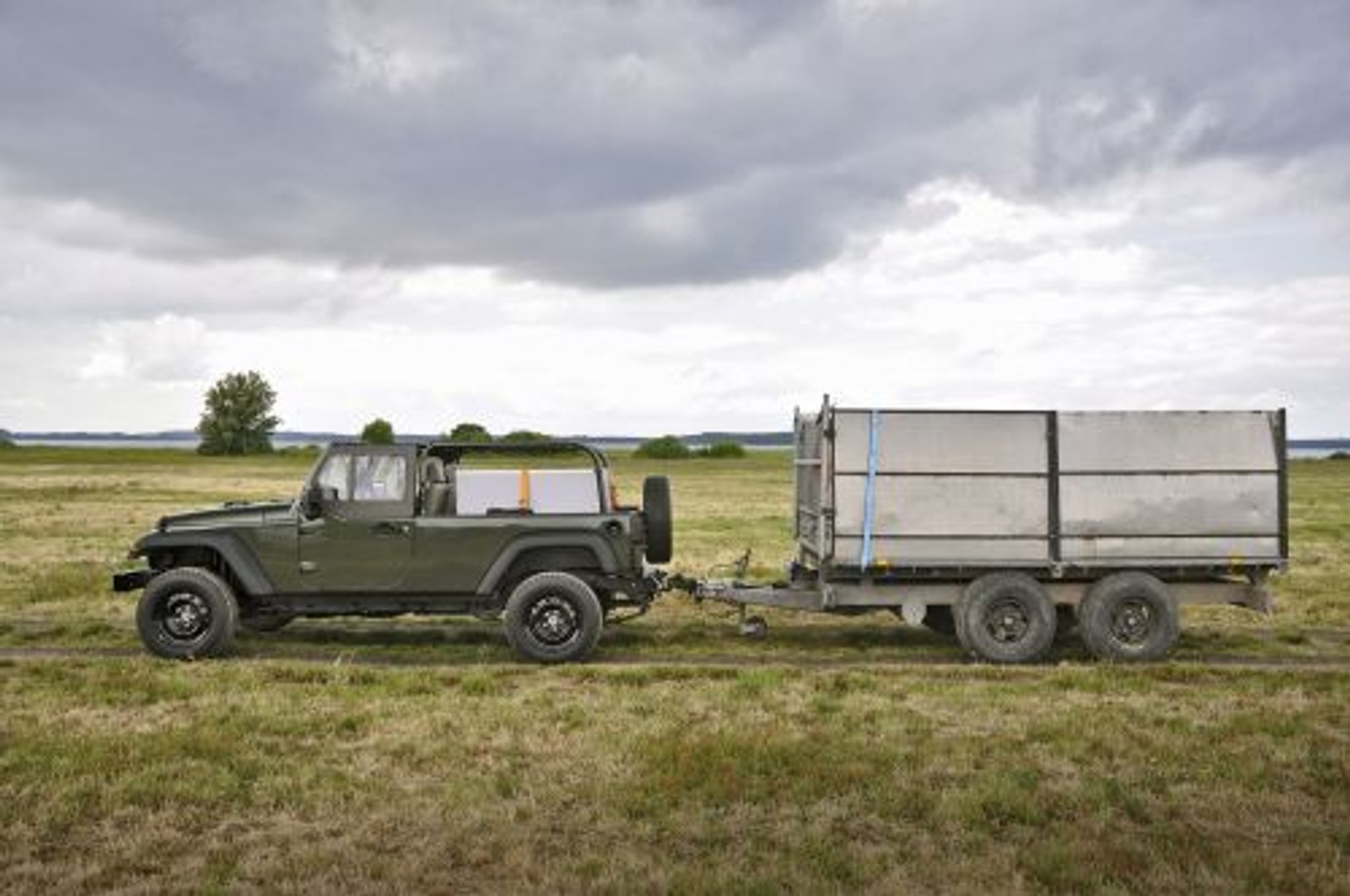 Prezentacja Jeepa J8 na Targach Militarnych w Kielcach