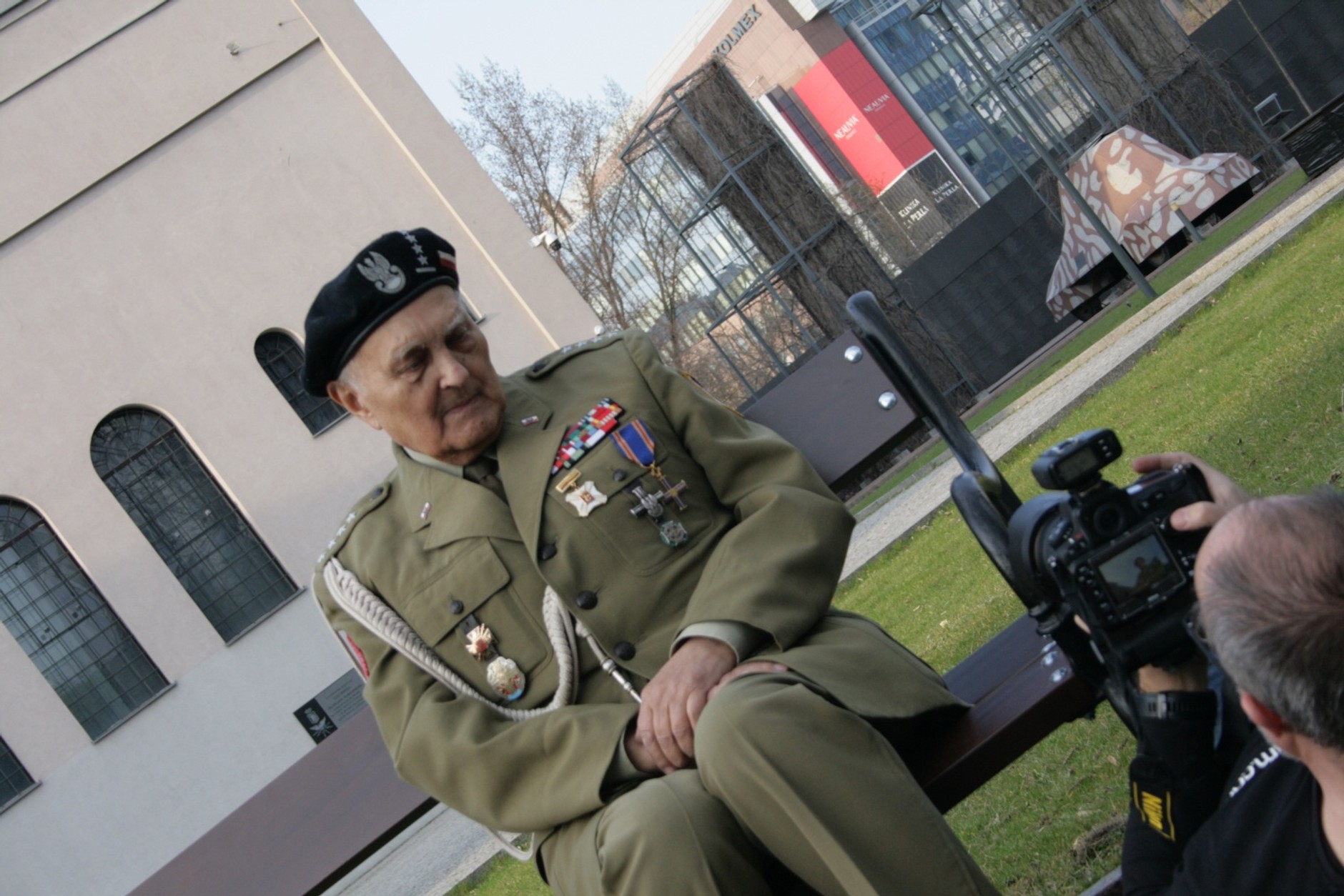 Kapitan Janusz Walędzik i jego Subaru