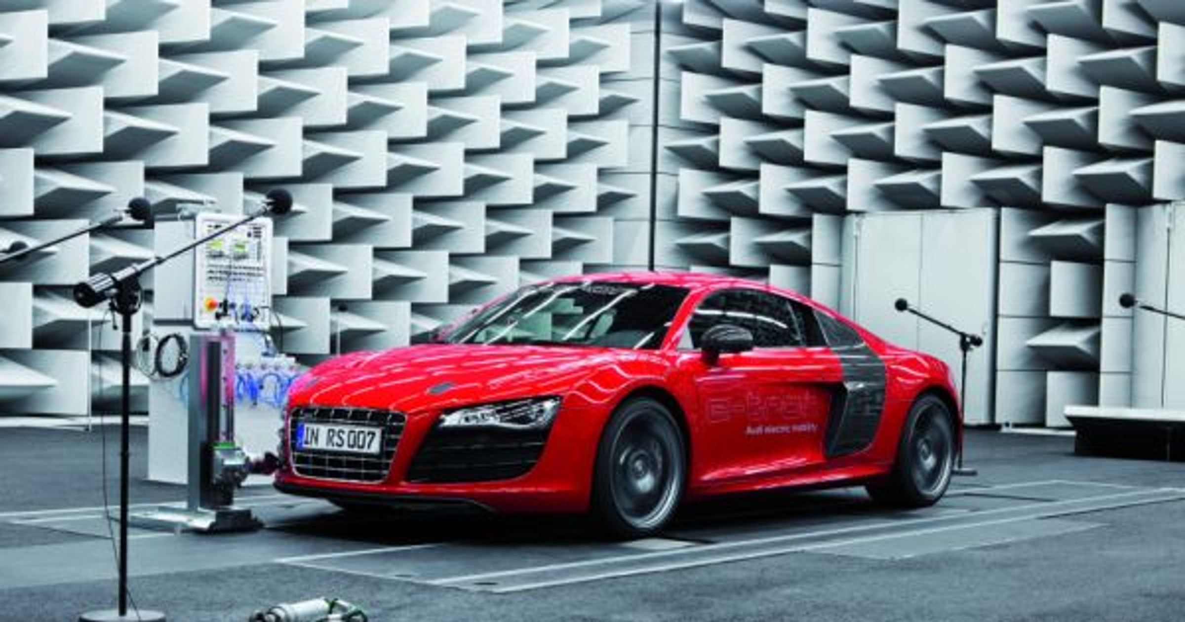 Audi - stanowisko do pomiarów akustycznych