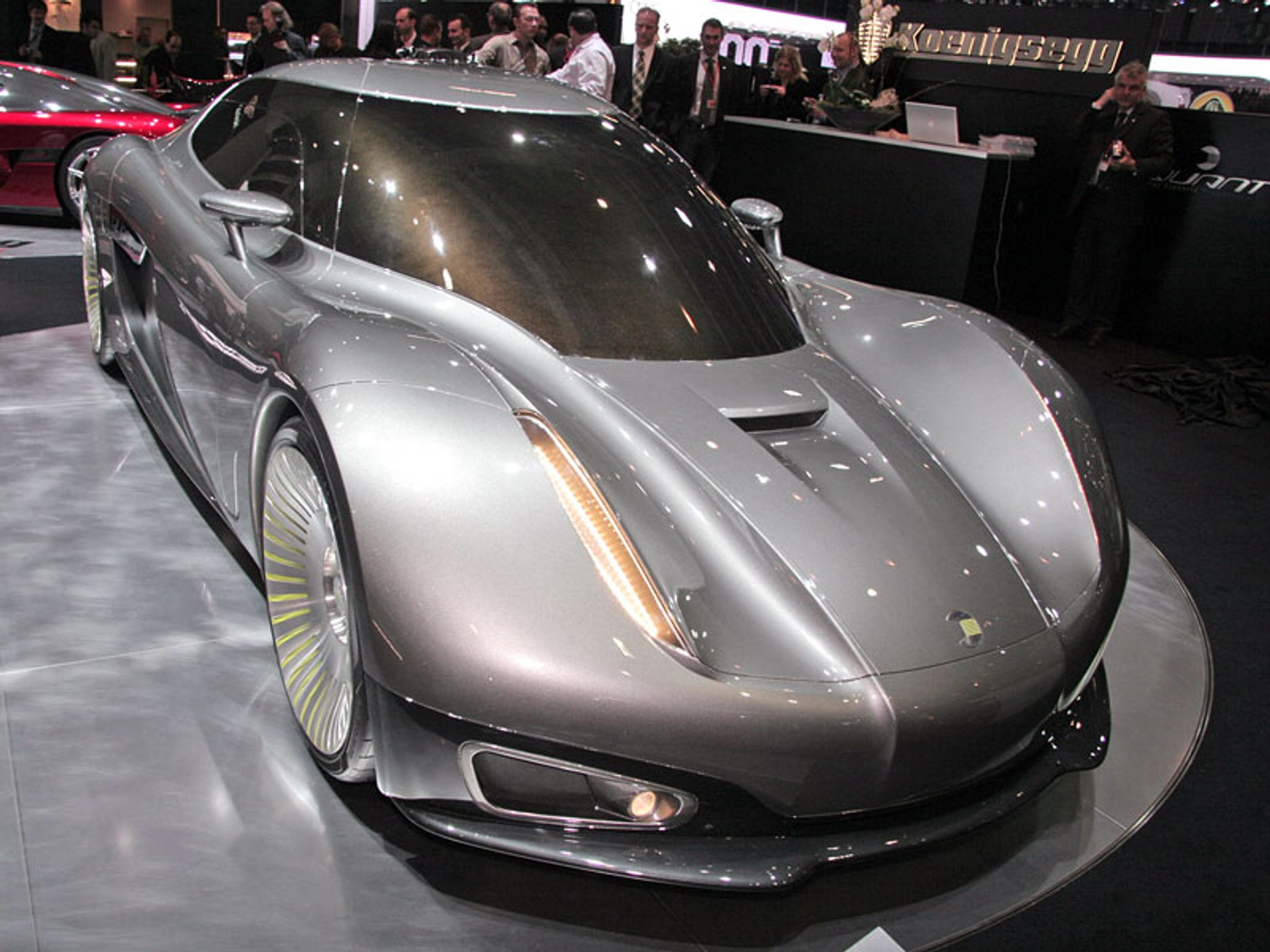 Genewa 2009: Koenigsegg Quant – 512 elektrycznych koni