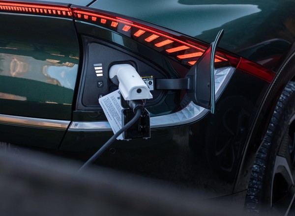 Polityczna wojna o auta elektryczne rozlewa się na kolejne stany. Przyszedł czas na Teksas