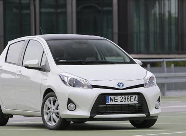Toyota Yaris Hybrid - Najtańsza Hybryda (TEST)
