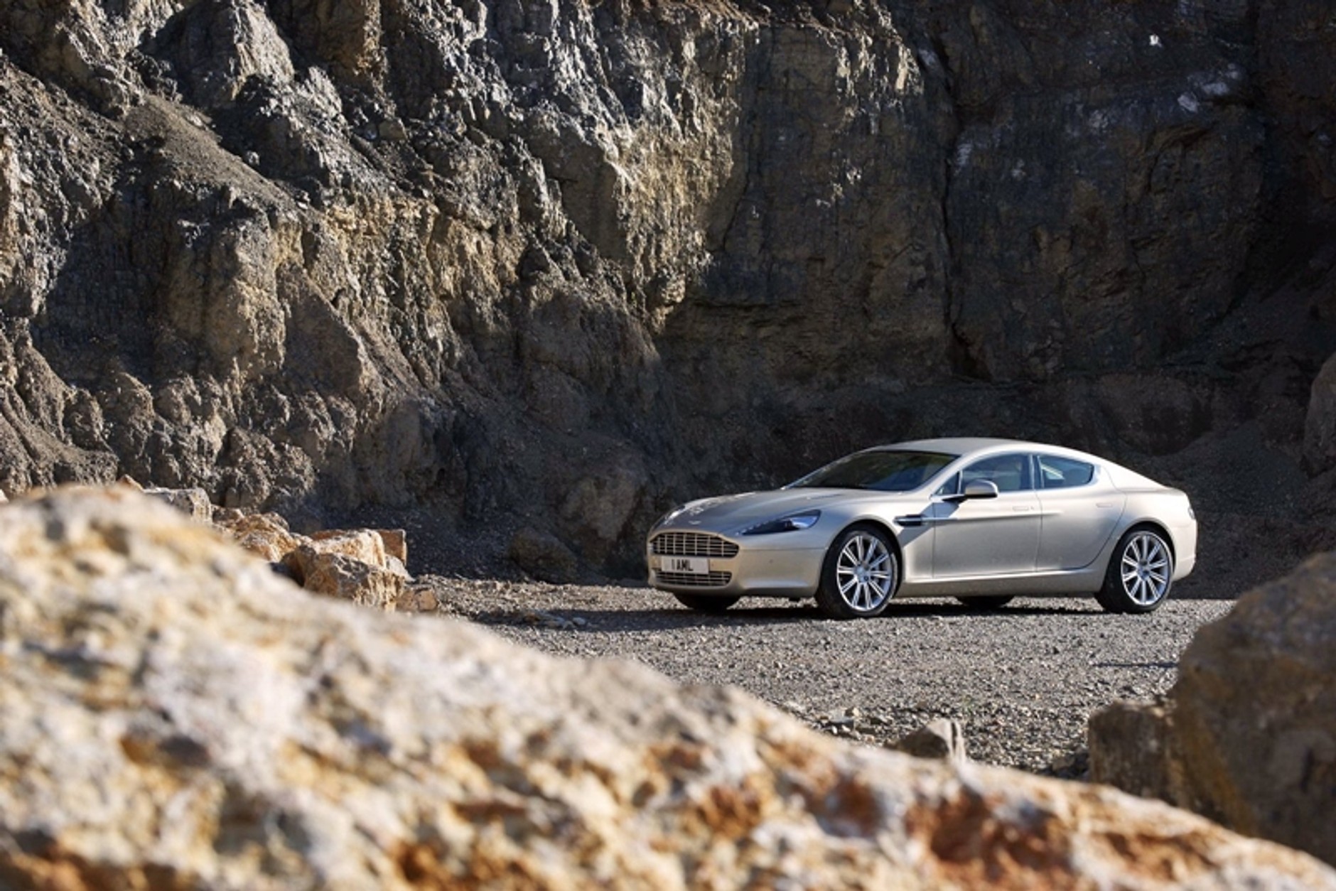 Aston Martin Rapide – z pięknem trzeba obcować