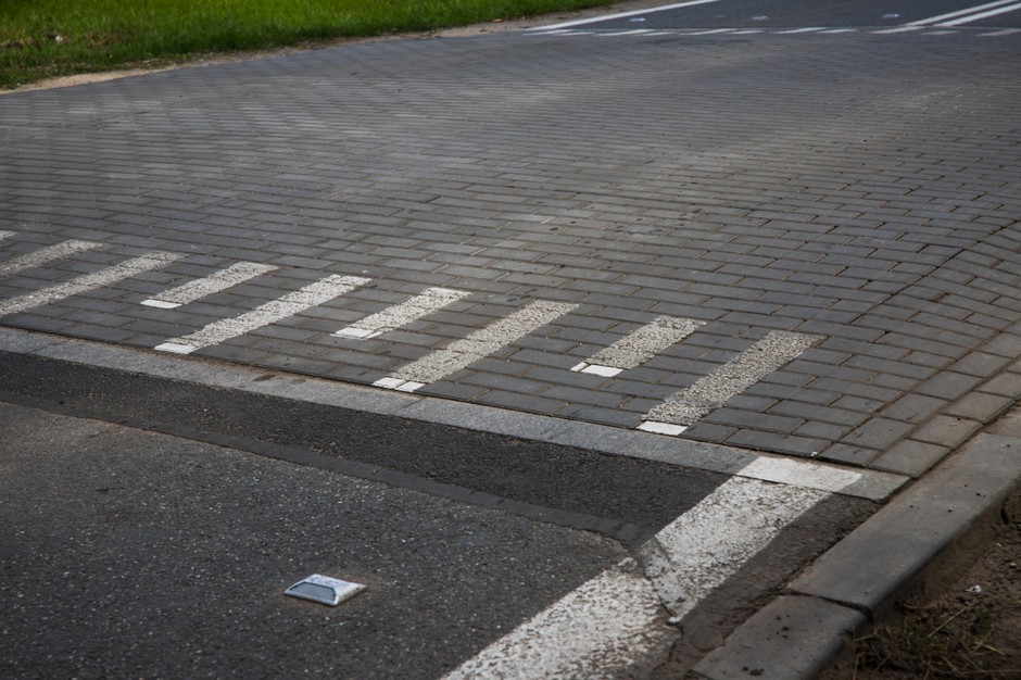 Próg sinusoidalny (próg zwalniający).