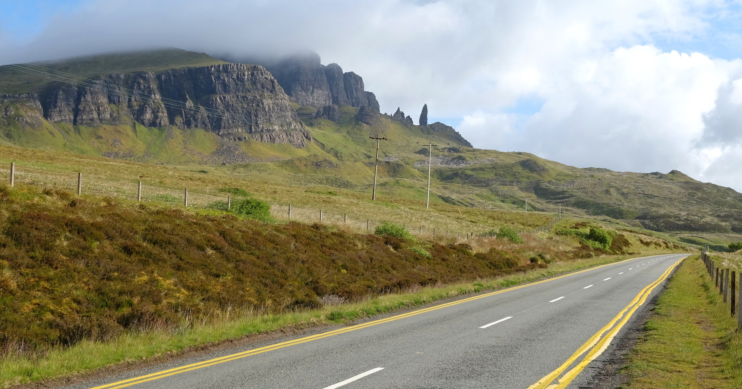 Wyspa of Man znana jest z bardzo niebezpiecznych wyścigów i braku ograniczeń prędkości